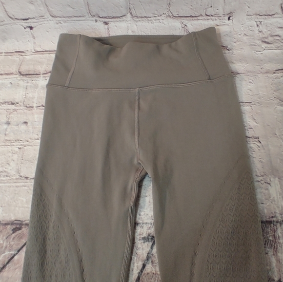 Lululemon Subtle Olive Green Latice Leggings 6 - Picture 6 of 15